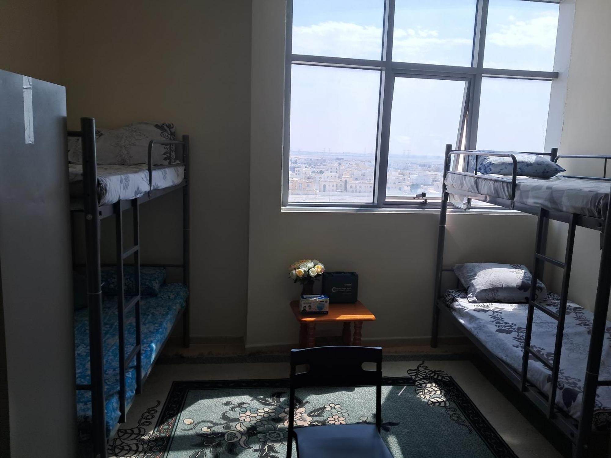 Top House Hostel Abu Dhabi Ngoại thất bức ảnh