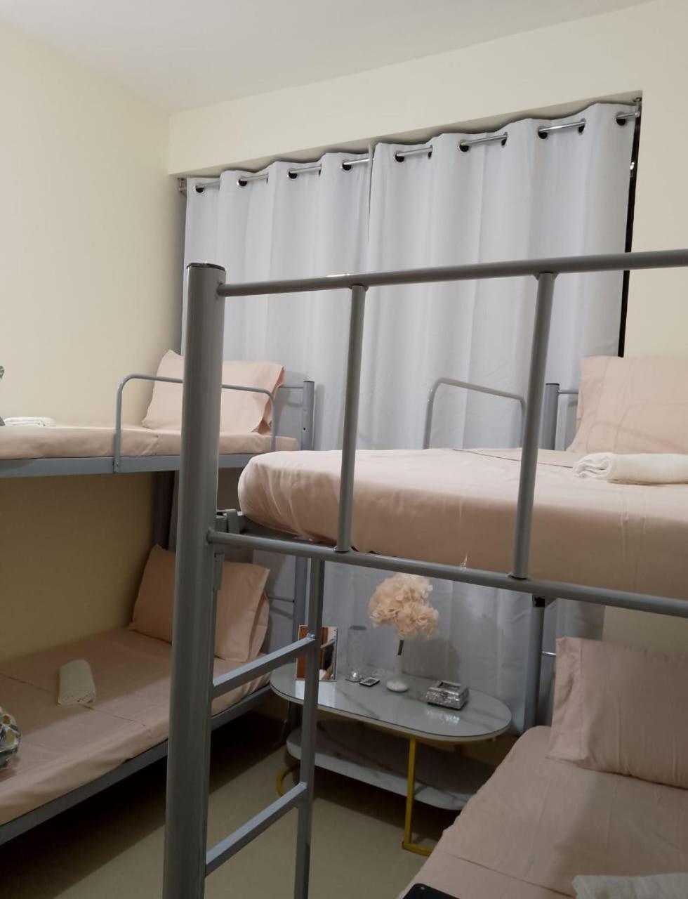 Top House Hostel Abu Dhabi Ngoại thất bức ảnh